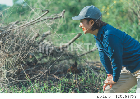 剪定枝と業者 剪定枝と業者 120268758