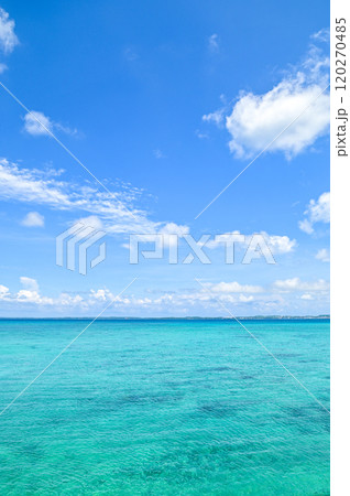 宮古島のとても美しい海の風景 宮古島のとても美しい海の風景 120270485