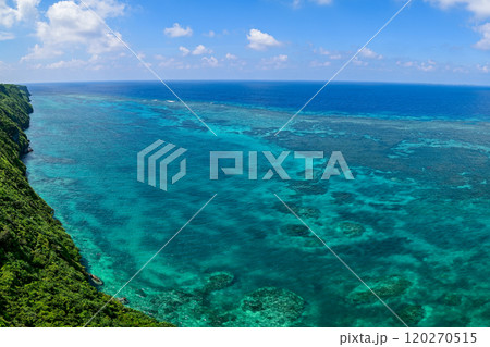 宮古島のとても美しい海の風景 宮古島のとても美しい海の風景 120270515