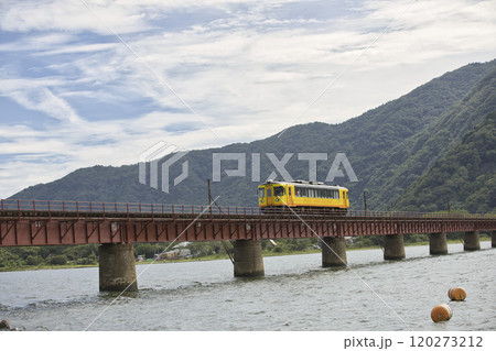 由良川橋梁を走る丹後鉄道の列車7 120273212