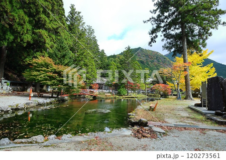 「大峯山 龍泉寺」の秋絶景 【奈良県天川村洞川(どろがわ)】 「大峯山 龍泉寺」の秋絶景 【奈良県天川村洞川(どろがわ)】 120273561
