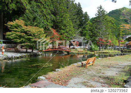 「大峯山 龍泉寺」の秋絶景 【奈良県天川村洞川(どろがわ)】 「大峯山 龍泉寺」の秋絶景 【奈良県天川村洞川(どろがわ)】 120273562