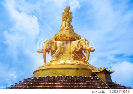 Close up shot of Golden Buddha Statue Mount Emei, the golden summit of Mount Emei in Sichuan, China 120274048