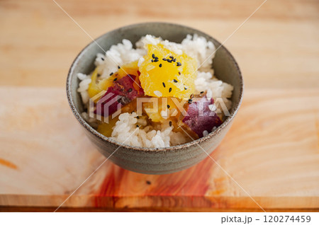丸ごとサツマイモご飯 丸ごとサツマイモご飯 120274459