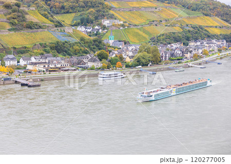 ドイツのライン川の景色 ドイツのライン川の景色 120277005