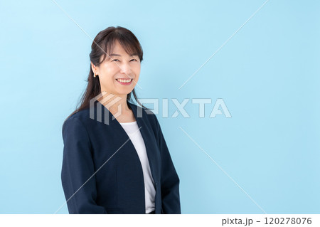 女性　ポートレート	 120278076