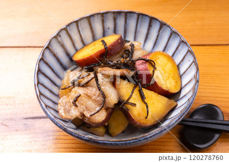 さつま芋と豚肉の塩こんぶバター炒め 120278760