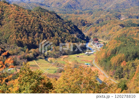 《長野県》木曽町　地蔵峠からの開田高原 120278810