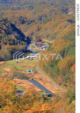 《長野県》木曽町　地蔵峠からの開田高原 120278820