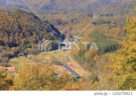《長野県》木曽町　地蔵峠からの開田高原 120278821