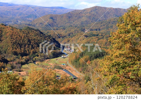 《長野県》木曽町　地蔵峠からの開田高原 120278824