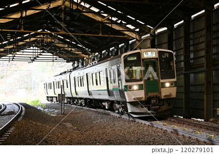 奥羽本線(山形線) 719系5000番台 板谷峠 峠駅 奥羽本線(山形線) 719系5000番台 板谷峠 峠駅 120279101