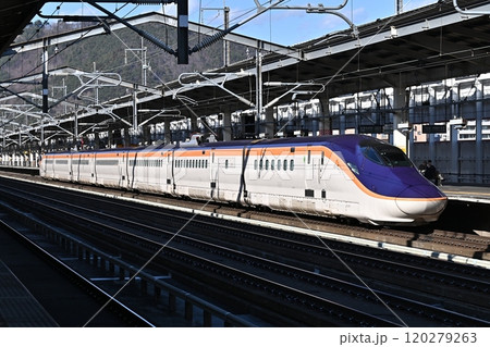 山形新幹線　E8系G1編成 120279263