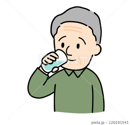 コップで水を飲む高齢の男性 120281541
