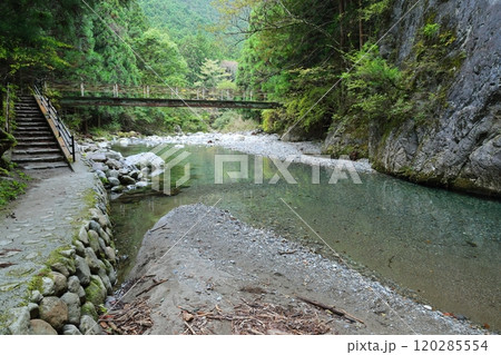 『 蟷螂（とうろう）の岩屋 』【洞川自然研究路散策コース 】／ 奈良県天川村洞川（どろがわ） 120285554