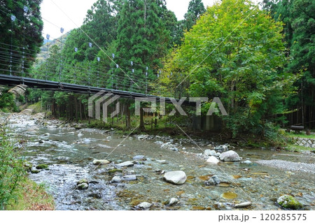 『 蟷螂(とうろう)の岩屋 』【洞川自然研究路散策コース 】/ 奈良県天川村洞川(どろがわ) 『 蟷螂(とうろう)の岩屋 』【洞川自然研究路散策コース 】/ 奈良県天川村洞川(どろがわ) 120285575
