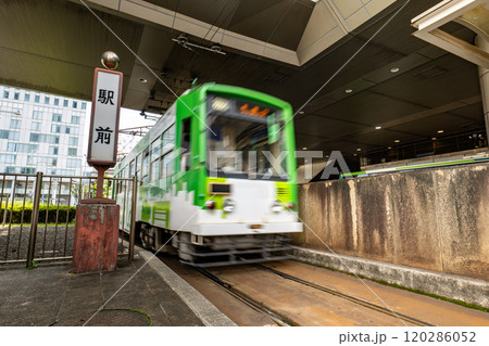 愛知県豊橋市の路面電車豊橋鉄道の豊橋駅 120286052