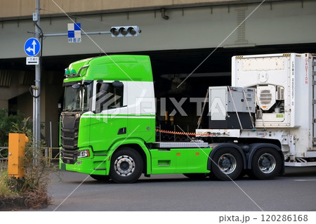 トレーラートラック 120286168