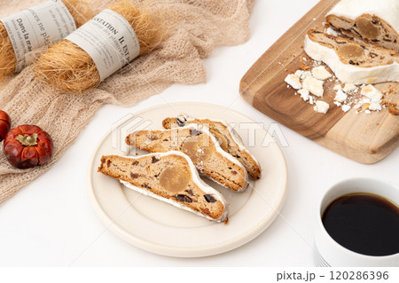 美味しそうなシュトーレン 美味しそうなシュトーレン 120286396