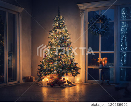 クリスマスの夜のライトアップされたプレゼントボックス 120286992