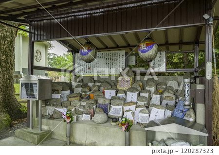 大津　膳所城跡公園　石鹿地蔵尊　滋賀県大津市 120287323