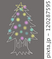 夜のクリスマスツリー 120287595