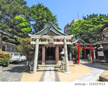 山口県下関市の観光スポット亀山八幡宮境内にある宮地嶽神社 山口県下関市の観光スポット亀山八幡宮境内にある宮地嶽神社 120287615