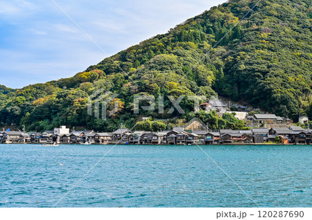 京都伊根の舟屋 120287690