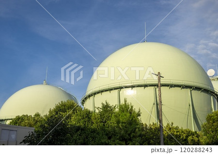 せたがや百景にも選ばれている【東京ガス世田谷整圧所】のガスタンク　（東京都世田谷区粕谷） 120288243