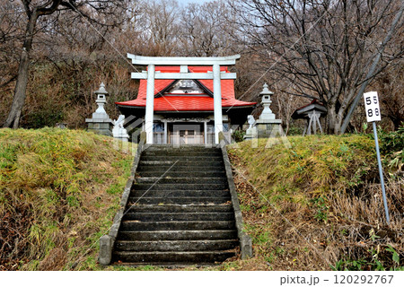 増毛郡増毛町 阿分稲荷神社の社殿 120292767