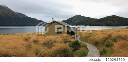 Public back country hut, Green Lake, New Zealand. 120293760