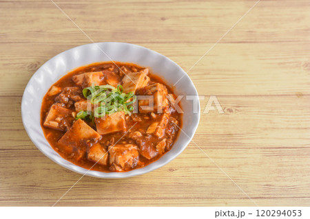 ピリ辛の麻婆豆腐 ピリ辛の麻婆豆腐 120294053