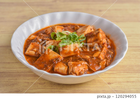 ピリ辛の麻婆豆腐 ピリ辛の麻婆豆腐 120294055