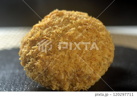 揚げたてメンチカツ 120297711