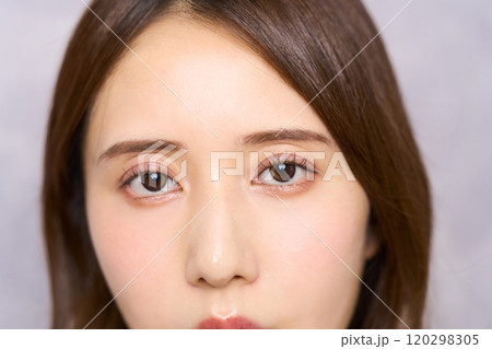 若い日本人女性のファッションポートレート 若い日本人女性のファッションポートレート 120298305