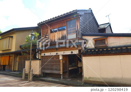 石川県金沢市「ひがし茶屋街」森八 ひがし二番丁店 120298419