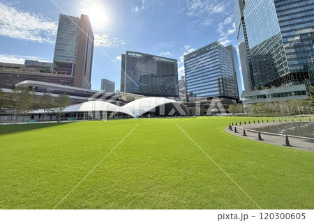 緑とイノベーションの融合拠点　うめ北公園　グラングリーン大阪 120300605