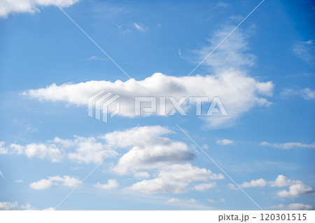 秋の空 晴れ 青空 11月 素材 120301515