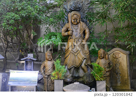 大阪福島了徳院境内の水掛不動さん-1 120301842