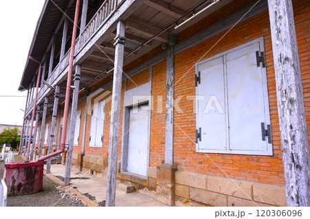 富岡製糸場 東置繭所 重要文化財 国宝 富岡製糸場 東置繭所 重要文化財 国宝 120306096