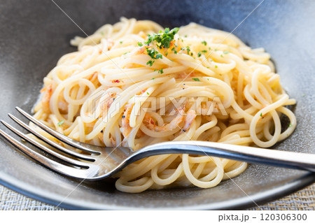美味しい桜エビのペペロンチーノパスタ 120306300