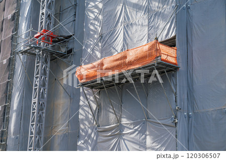 建設現場の荷取りステージ 資材搬入口 建設現場の荷取りステージ 資材搬入口 120306507