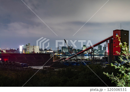 宮崎県宮崎市港東2丁目 命の丘から見た夜景 120306531