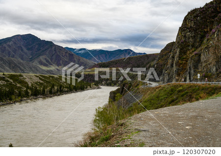 Katun river, in the Altai mountains, Gloomy autumn days. 120307020