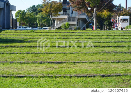 滋賀県　奥びわスポーツの森の風景 120307436
