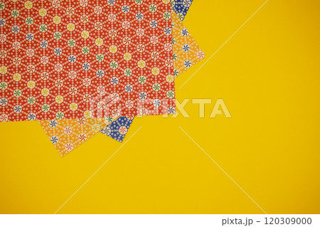 和風レトロな模様の折り紙の素材画像2 和風レトロな模様の折り紙の素材画像2 120309000