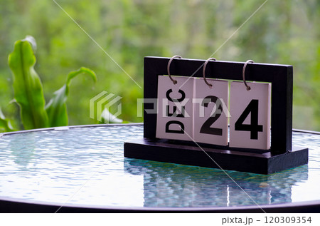 24th December table calendar with customizable space for text or ideas. Christmas eve concept. 120309354