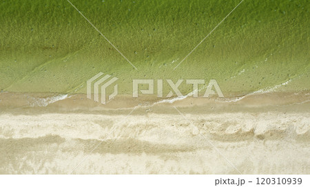 surf, waves on the seashore, top view 120310939