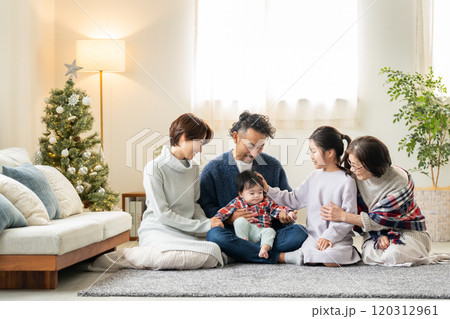 三世代家族　クリスマス 120312961