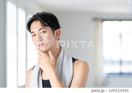 若い男性　ビューティーイメージ　スキンケア 120313585